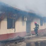 incendiu la biserica evanghelica din tandarei sapte persoane printre care patru copii salvate la timp 68a8566657c4f