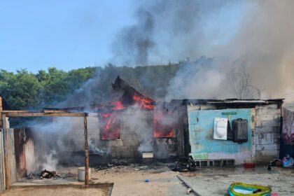 incendiu puternic pe strada cicoarei din iasi o locuinta mistuita de flacari 6891001451b7f