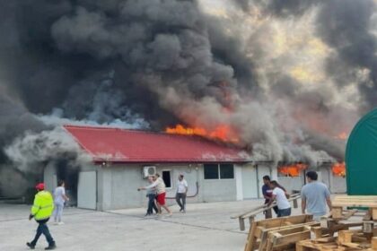 incendiu urias langa bucuresti arde o hala cu materiale plastice video 68ac00d6eb297 1