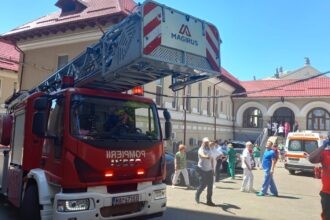 incendiul a scos din joc peste doua saptamani maternitatea cuza voda robert danca am reluat activitatea in proportie de aproximativ 70 80 6892a68a463ea