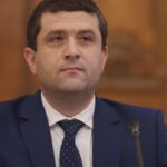 incepand de azi daca vrei sa devii sef intr o companie de stat poti apasa un buton 68a7176f8b600