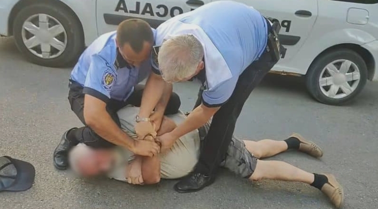 incercarea unor politisti din pascani de a legitima un barbat s a transformat intr o lupta corp la corp ce s a intamplat video 68a6c3b509192
