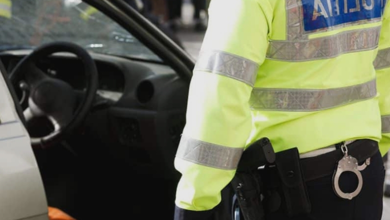 inchisoare cu suspendare pentru un sofer din alba iulia care a oferit 50 de lei politistului dupa ce a trecut pe rosu 68a6e7dcda5d8