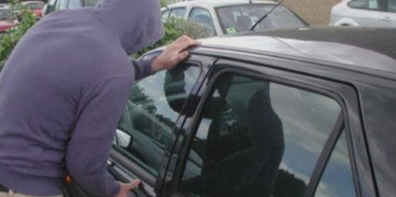 italian nativ prins la furat si condamnat la iasi spargea tot ce i iesea in cale masini automate de bilete etc 68b398d744356