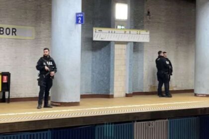 jandarmi inarmati fotografiati la metrou jandarmeria romana nu inseamna ca s a intamplat ceva grav 689b5371f1bea