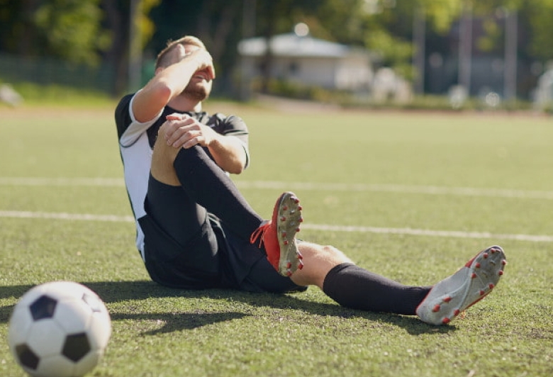 la puscarie dupa un fault comis pe terenul de fotbal proces nemaiauzit pe masa judecatorilor ieseni care a fost sentinta 68a3190c91a1d