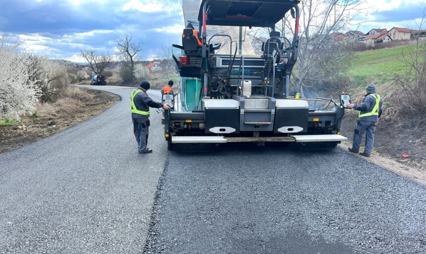 latirea unei strazi la marginea iasului proprietarii au obtinut la judecata despagubiri de sase ori mai mari decat le a dat primaria 6890a4b43dd70