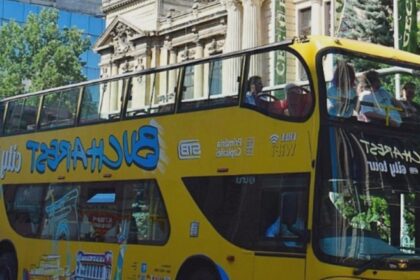 linia turistica bucharest city tour revine pe traseu informatii despre traseu si preturi 68ac046097902