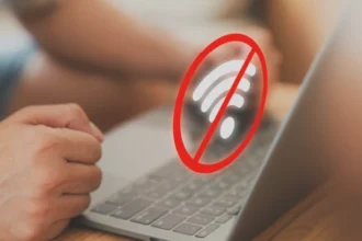 locuitorii din zona chimiei metalurgiei au ramas astazi fara servicii de internet si tv dupa ce mai multe cabluri au fost dezafectate 68a4555a5a402