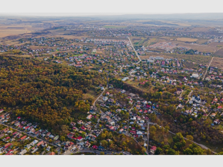 luxul la iasi costa enorm sapte salarii medii pentru o singura chirie 68a32ba89828a