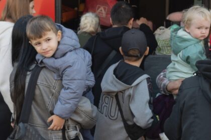 marea deportare a ucrainenilor trump se pregateste sa expulzeze 120 000 de refugiati care sunt motivele 689f2cf583c83