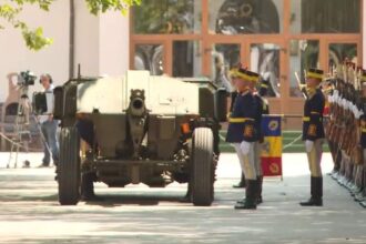 marii absenti la inmormantarea lui ion iliescu pe traseu strazile au fost aproape pustii poate ca lumea are serviciu 6894bbb9d751d