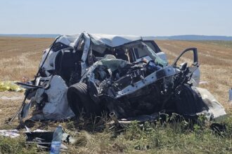 medicii ieseni lupta sa le salveze pe cele doua fetite si pe mama din accidentul de la targu frumos 689ee68cdd2af