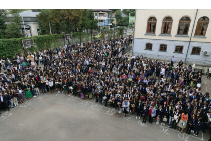 mii de copii nu mai au loc in scolile din zona metropolitana primarul iasului se revolta 6899f0a1d08da