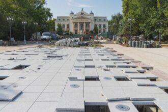 modernizarea parcului din fata teatrului national aproape de final lucrarile sunt realizate in proportie de 90 68a57d509b3a5