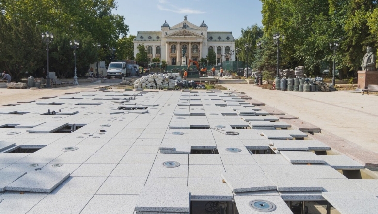 modernizarea parcului din fata teatrului national aproape de final lucrarile sunt realizate in proportie de 90 68a57d509b3a5
