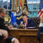 momentul discutiei dintre trump si putin din biroul oval imagini cu greutate istorica publicate de casa alba 68a4171aaac14