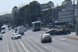 momentul impactului din tudor vladimirescu dintre un porsche si un hyundai 68949045c9d0d