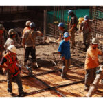 muncitor necalificat curier si paznic cariera pe care o ofera romania 68945dd217827