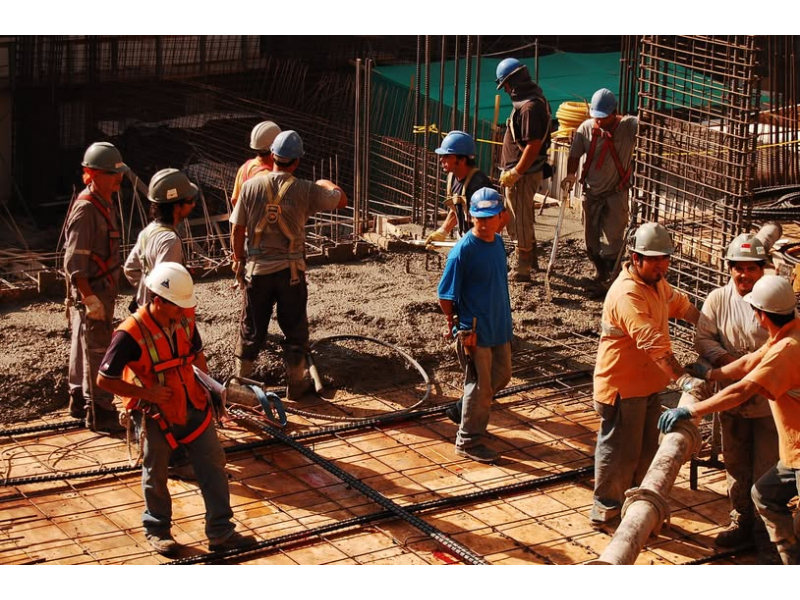 muncitor necalificat curier si paznic cariera pe care o ofera romania 68945dd217827