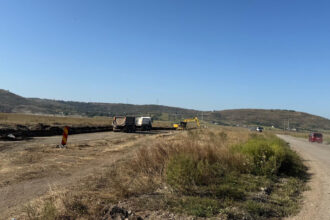 noua legatura asfaltata miroslava pacurari au inceput lucrarile parintii de elevi vor putea ajunge pe aici si in 15 minute pana la scolile din copou foto video 68b16da522cbd