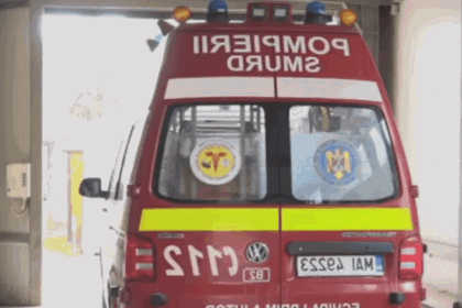 o autospeciala smurd care se intorcea fara pacient de la o interventie a lovit un moped in iasi momentul impactului video 68b31de30a297