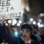 o jurnalista din georgia a fost condamnata la 2 ani de inchisoare pentru ca a lovit un politist 6893a9acde0fa