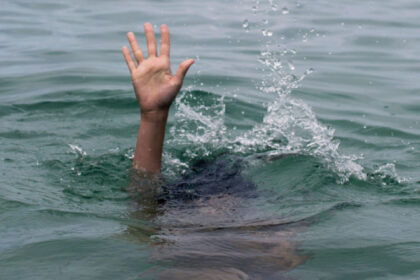 o tanara din craiova a fost salvata de la inec in creta de un politist din sebes aflat in concediu 689666e8a0c2a