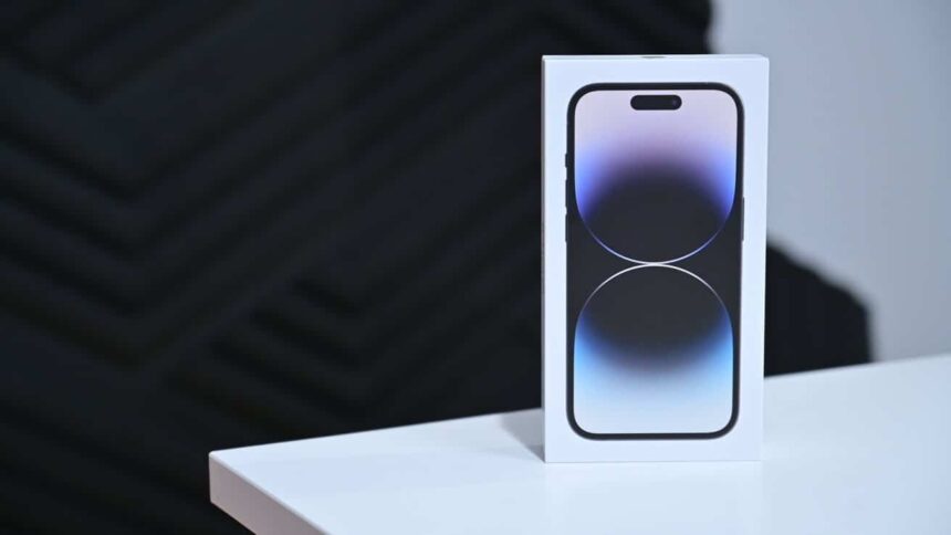 o tanara din suceava a cumparat cu 2 500 lei un iphone 15 pe cea mai cunoscuta platforma cand a primit coletul a avut un soc 68962269e06cf