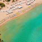 o turista britanica a disparut misterios de pe sezlong pe o plaja din grecia autoritatile desfasoara cautari pe mare si pe uscat 6891d2d1d1a91