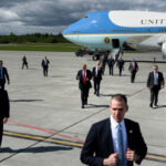 om pentru om arma pentru arma culisele uriasei operatiuni de pregatire a intalnirii dintre putin si trump in alaska 689f0f0cd574b