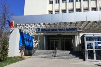 operatii maraton la c i parhon in timpul furtunilor care au intors tara pe dos patru transplanturi de rinichi cu un organ la un pas de a nu mai putea fi folosit 6890d91218218