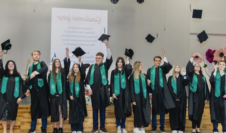 performanta remarcabila pentru elevii de la liceul paradis din iasi note de top mondial la examenele cambridge igcse si a levels 68a7c1384dede