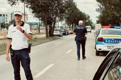 peste 250 de amenzi si 27 de permise de conducere retinute luni de politistii ieseni 689b0333029b3