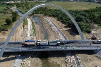 podul cu cel mai mare arc parabolic din romania a trecut testul de rezistenta 689ca8480bb39