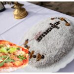 pomana cu scandal pizza in loc de coliva dupa ce firma de pompe funebre a dat teapa unor ieseni 68aff5485c948