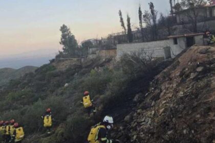 pompierii romani chemati din nou in ajutor in grecia intervin la un incendiu de amploare langa atena 68af25f95a4d6