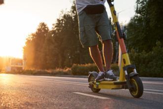 pot trotinetele electrice sa explodeze pe canicula ce spun specialistii neglijenta celor care le folosesc este ingrijoratoare 68942a39636e1