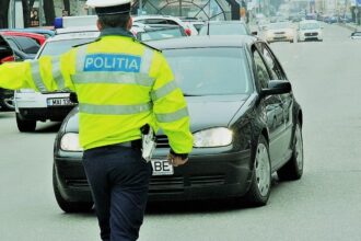 poveste de cascadorii rasului la iasi trei condamnati au mintit ca sa l scoata basma curata pe secretarul comunei care nu a oprit la semnalul politistilor 68900cfa83d4b