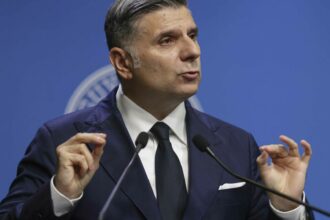 presedintele asf le a explicat romanilor cu bani la pilonul ii de ce la batranete nu pot scoate toti banii odata 689602aa80f13 2