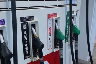 preturile benzinei urca la niveluri record in rusia dupa atacuri ucrainene asupra rafinariilor 68a80f4267404