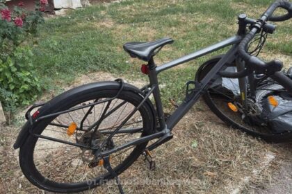 probleme la vama pentru doi romani aveau biciclete susceptibile a fi furate in valoare de 10 000 euro 68a2ef158af82