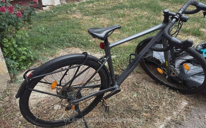 probleme la vama pentru doi romani aveau biciclete susceptibile a fi furate in valoare de 10 000 euro 68a2ef158af82