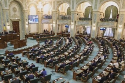 proiectul lui crin antonescu privind pensiile speciale ale magistratilor respins in senat pentru a lasa cale libera variantei lui ilie bolojan 68a5a8e3336d5