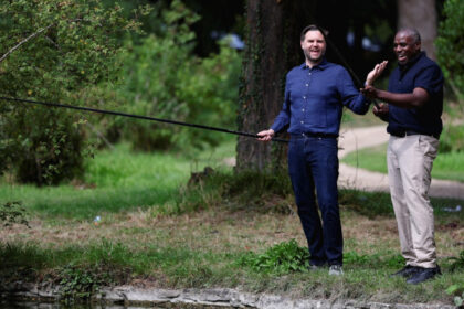 religie familie si pescuit cum au legat o prietenie neasteptata jd vance si ministrul britanic de externe 68986b3eef9ac