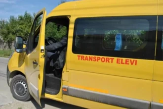 reporteris capac de 100 000 de euro pentru fiecare microbuz scolar din iasi pe filiera baronilor pnl 6899bb814aa66