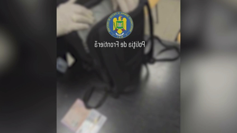 roman saltat de pe aeroport dupa ce a fost prins cu euro falsi 68b3194dc298f