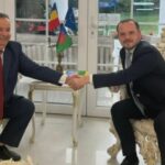 sanatatea a ajuns la palat ministrul rogobete in vizita la regele cioaba 68aa247b3abc5