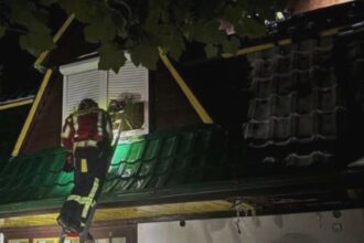 sapte persoane au fost evacuate dintr o pensiune care a luat foc in statiunea sovata 68ad68ba4b546