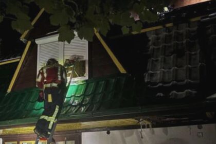 sapte persoane au fost evacuate dintr o pensiune care a luat foc in statiunea sovata 68ad68ba4b546